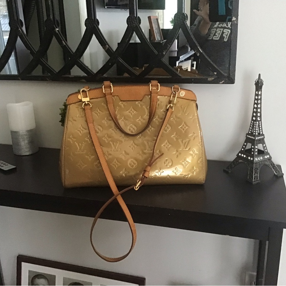 ***** AMAZING DEAL********
Louis Vuitton VINTAGE Monogram Vernis Blair 2 Way Bag - Picture 2 of 5